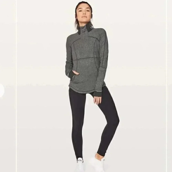 Lululemon Womens‎ Black and Grey Sz 8 Base Runner 1/2 Zip Breathable Pullover - Picture 1 of 12